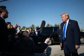 Aprobación de Trump cae a 36%