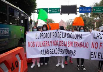 Bloqueo en Tlalpan desata caos vial por protesta de trabajadoras sexuales