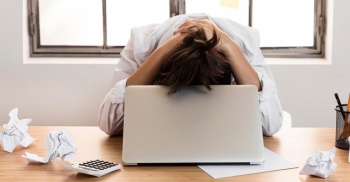 Burnout silencioso: se&ntilde;ales que ignoras hasta que el cuerpo te obliga a parar