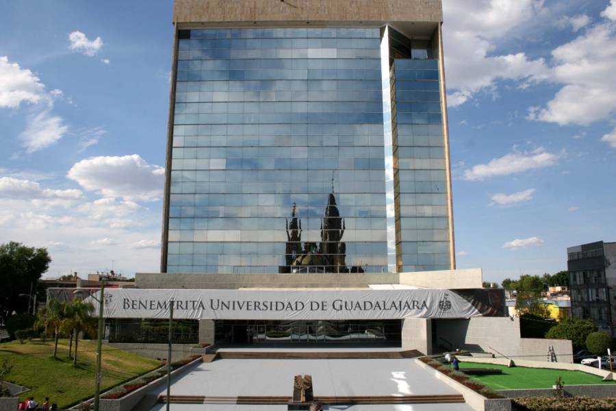Universidad de Guadalajara enfrenta presión sindical y empresarial por contrato de vales de despensa