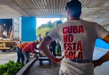 Marina activa b&uacute;squeda de dos veleros que llevaban ayuda hacia Cuba