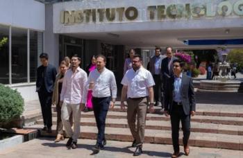Impulsar&aacute; Felifer Mac&iacute;as biblioteca tecnol&oacute;gica en el ITQ