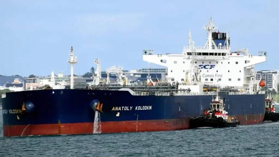 Petrolero ruso con 100 mil toneladas de crudo llega a Cuba tras aval de Trump