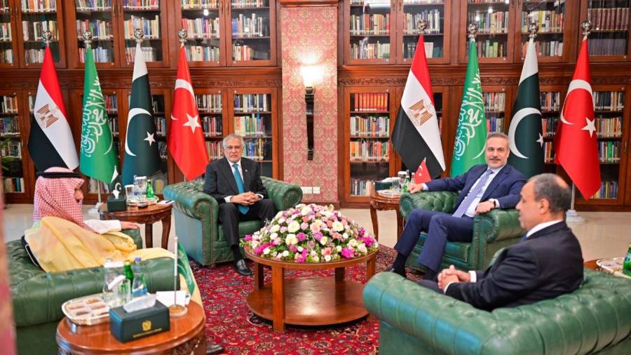 “Trump planea secretamente ataque terrestre; sus tropas serán alimento para tiburones”, dice Irán