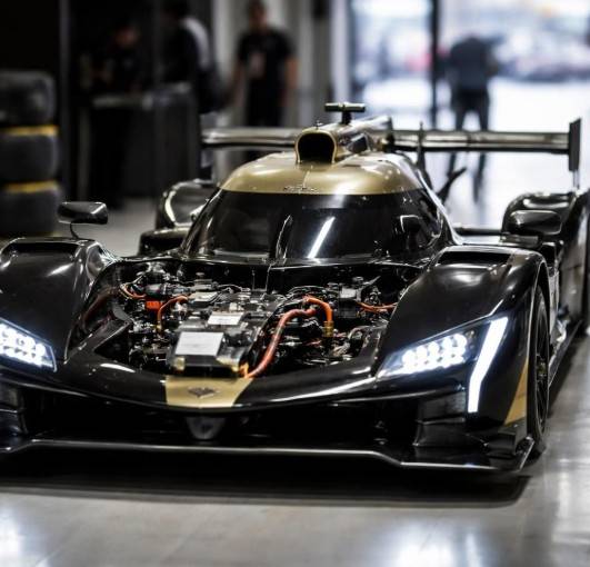 Checo P&eacute;rez identifica falla en su Cadillac: Problema en despliegue de energ&iacute;a afecta rendimiento