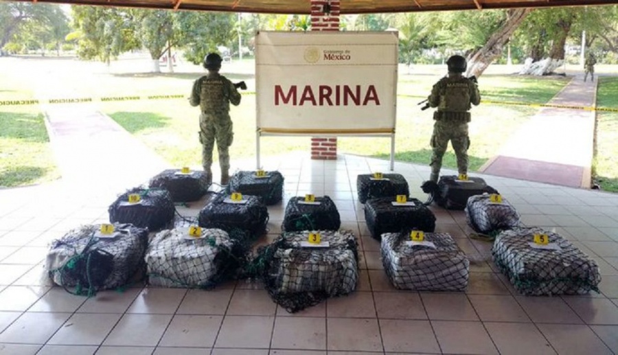 Marina asegura 650 kg de presunta cocaína frente a Michoacán