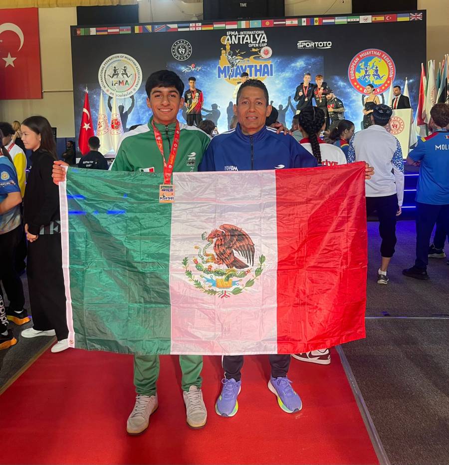 Alan Uribe se proclama campeón de la Copa Abierta de Muaythai Antalya 2026