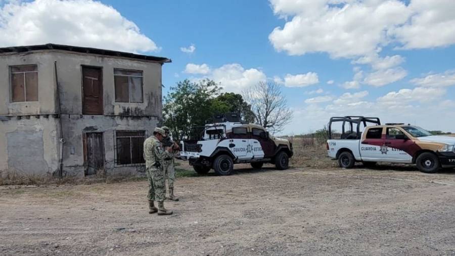 Aseguran siete explosivos improvisados en camioneta abandonada en Tamaulipas