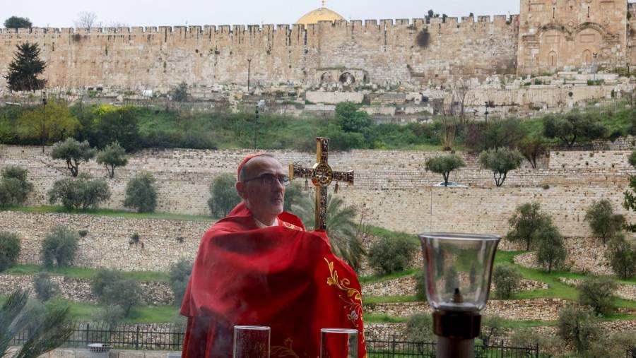 Polic&iacute;a israel&iacute; impide misa de Domingo de Ramos en Jerusal&eacute;n