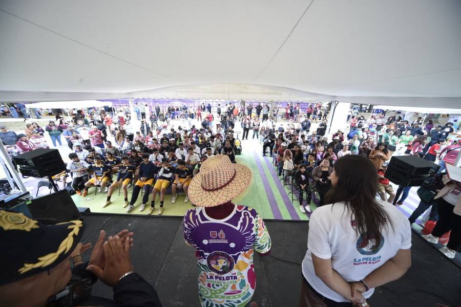 Inaugura Secretaría de Cultura de la Ciudad de México cancha de fútbol en Parque La Torre en Azcapotzalco