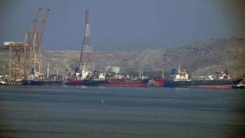 J.P. Morgan advierte crisis global de inventarios petroleros tras cierre del Estrecho de Ormuz
