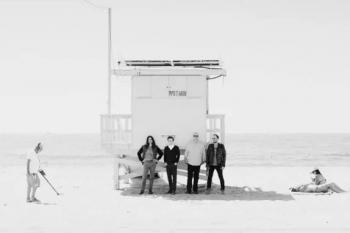 Para grupos como Weezer, el color define momentos.