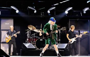 Angus Young defiende el esp&iacute;ritu de banda: “El rock pierde fuerza en solitario”