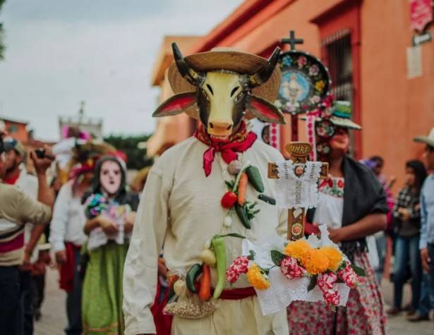 Casa del Fald&oacute;n presenta muestra fotogr&aacute;fica sobre m&aacute;scaras tradicionales