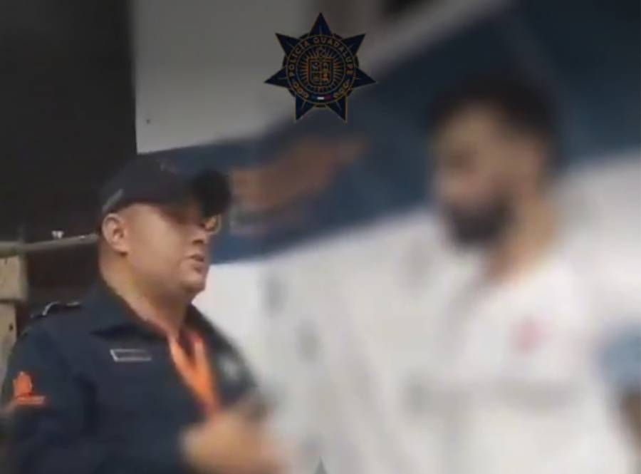 Destacan a polic&iacute;a de Nuevo Le&oacute;n por protocolo en ingl&eacute;s con aficionado extranjero