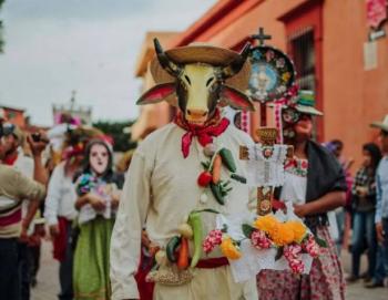 Casa del Fald&oacute;n presenta muestra fotogr&aacute;fica sobre m&aacute;scaras tradicionales