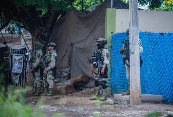 Localizan con vida a reportero extraviado durante cobertura en mina de Sinaloa