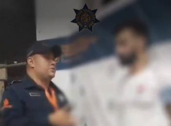 Destacan a polic&iacute;a de Nuevo Le&oacute;n por protocolo en ingl&eacute;s con aficionado extranjero