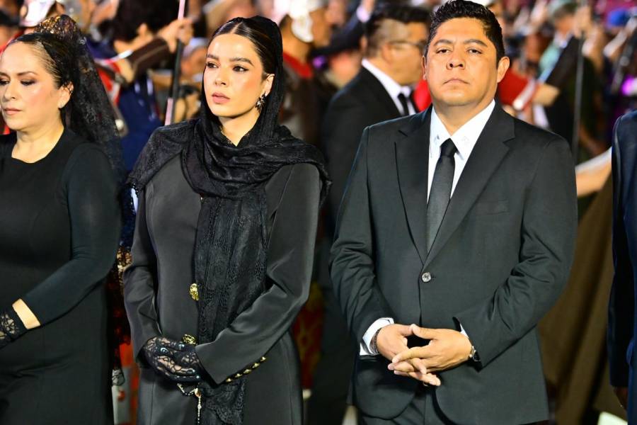 RICARDO GALLARDO HONRA LA M&Aacute;XIMA TRADICI&Oacute;N POTOSINA: LA PROCESI&Oacute;N DEL SILENCIO