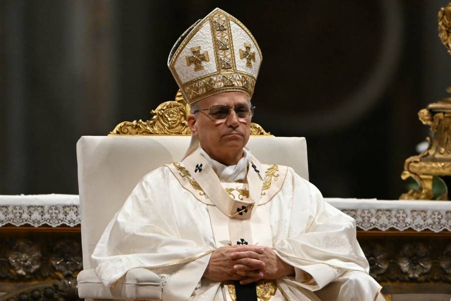 Le&oacute;n XIV encabeza su primera Vigilia Pascual y bautizar&aacute; a diez adultos en el Vaticano