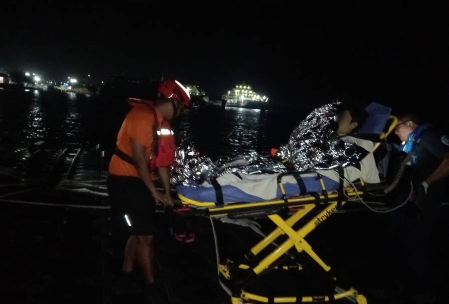Armada de M&eacute;xico realiza evacuaci&oacute;n m&eacute;dica mar&iacute;tima desde Isla Mujeres hacia Puerto Ju&aacute;rez