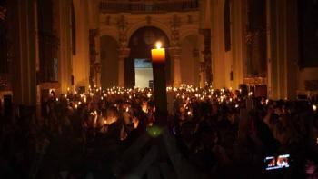 Asalto en iglesia de Tlaxcala durante S&aacute;bado Santo deja fieles golpeados y robo de hostias