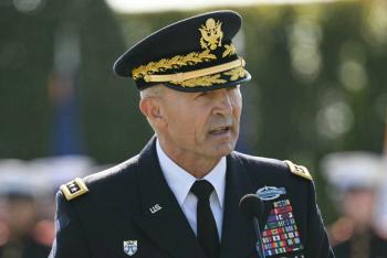 General saliente de EU env&iacute;a mensaje cr&iacute;tico a altos mandos