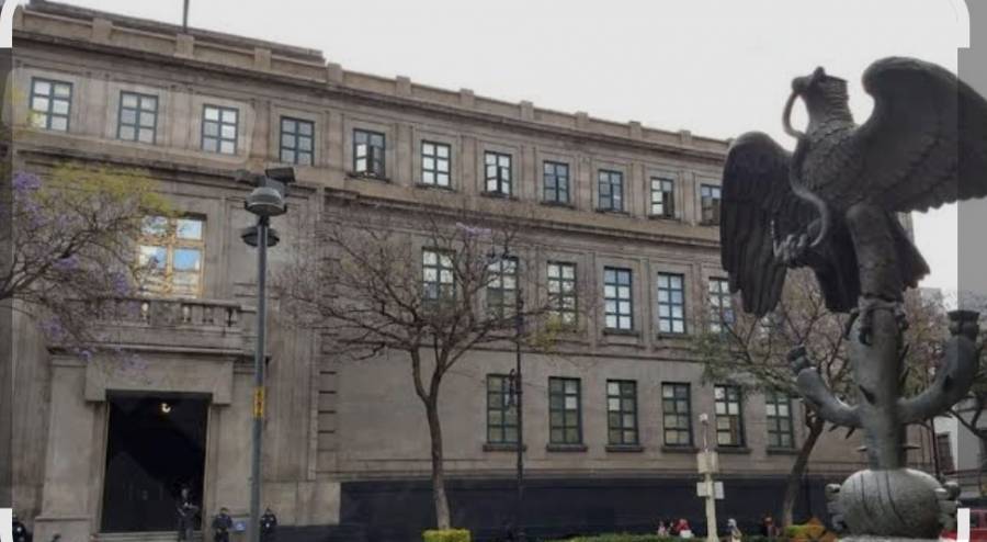 SCJN valida bloqueo de cuentas por la UIF sin orden judicial y refuerza combate al lavado de dinero