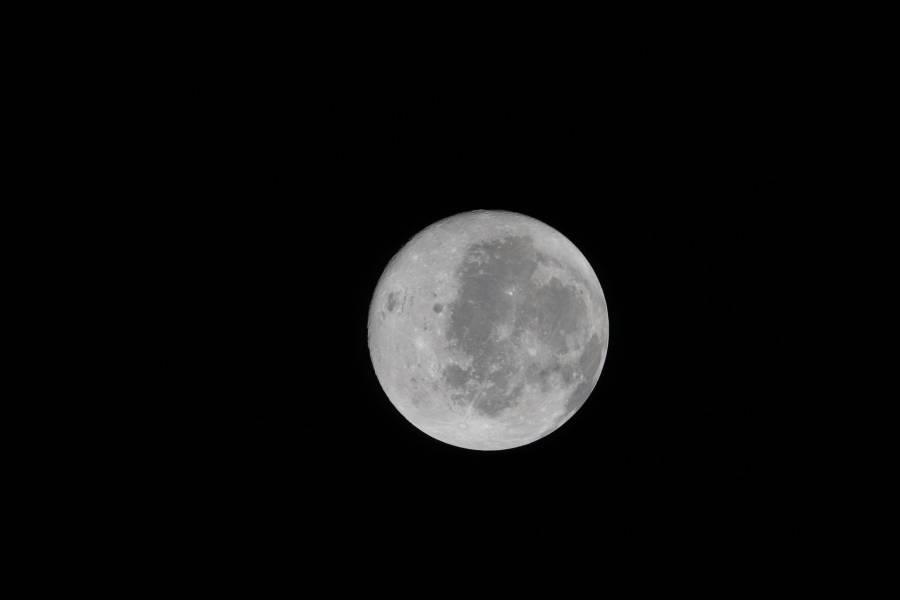 Artemis 2 rompe r&eacute;cord de distancia y sobrevuela la cara oculta de la Luna