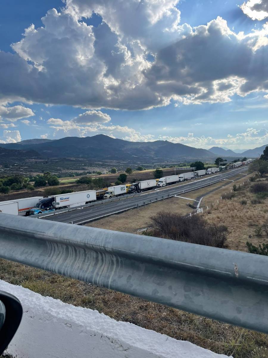 Bloqueos carreteros en varios estados generan afectaciones viales sin colapso total