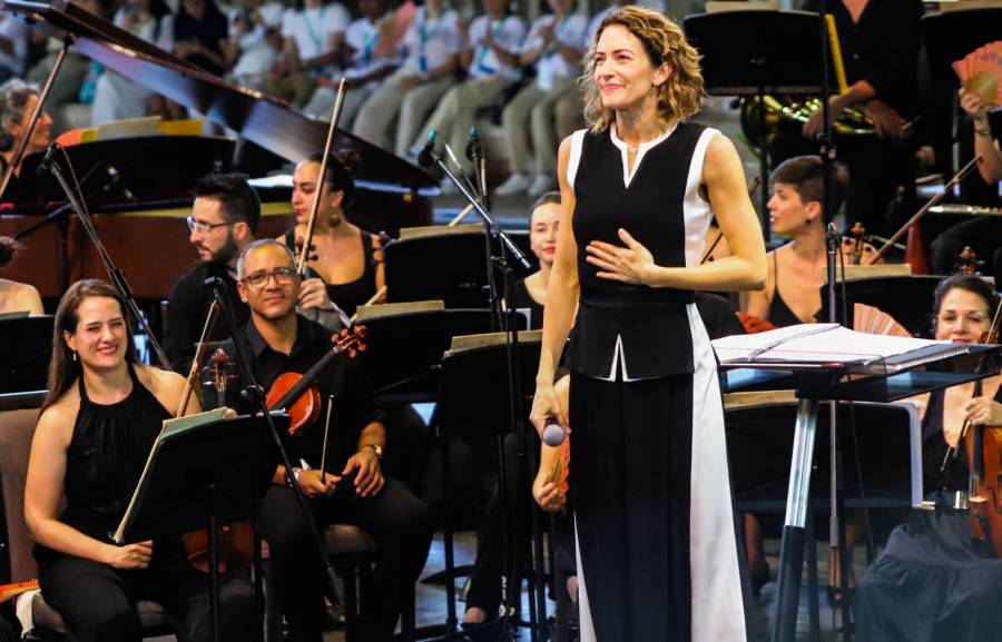 Alondra de la Parra enciende la Plaza de Armas con noche sinf&oacute;nica en el 40 Festival Cultural Zacatecas