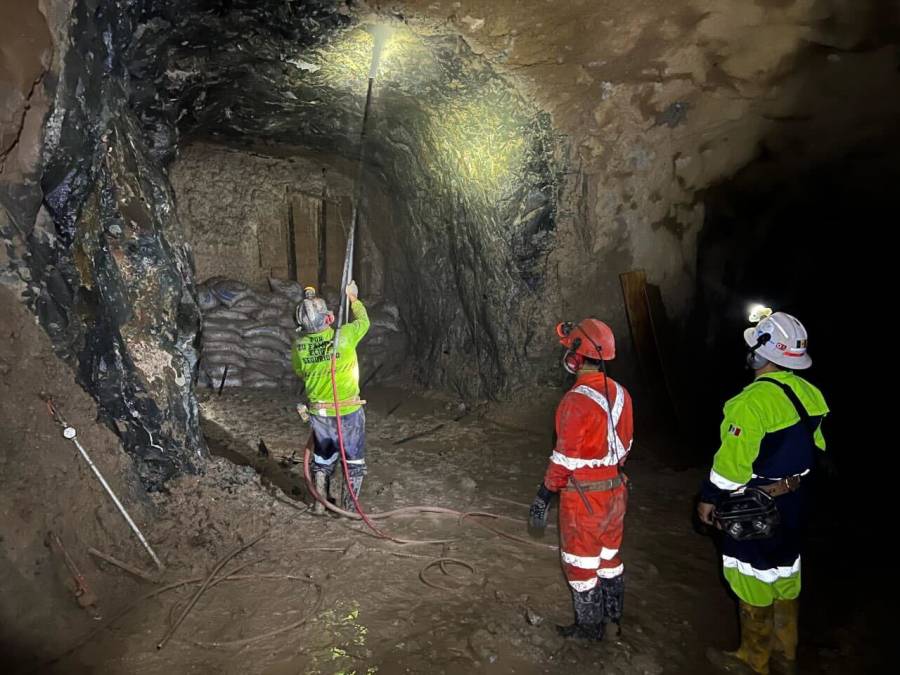Presidenta confirma muerte de trabajador en mina Santa Fe; continúan labores de rescate