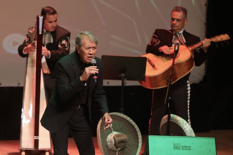 Jos&eacute; Mar&iacute;a Napole&oacute;n y Mocedades ofrecen noche hist&oacute;rica en el 40 FCZ con 'Vives T&uacute; Sinf&oacute;nico'