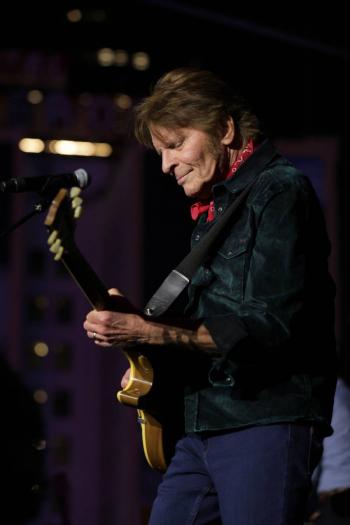 El rock de John Fogerty toma el Metro capitalino con exposici&oacute;n homenaje