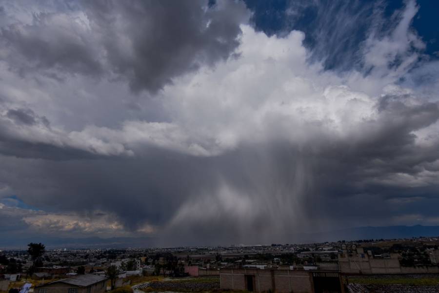Prevén lluvias con granizo y ambiente templado este viernes en la CDMX