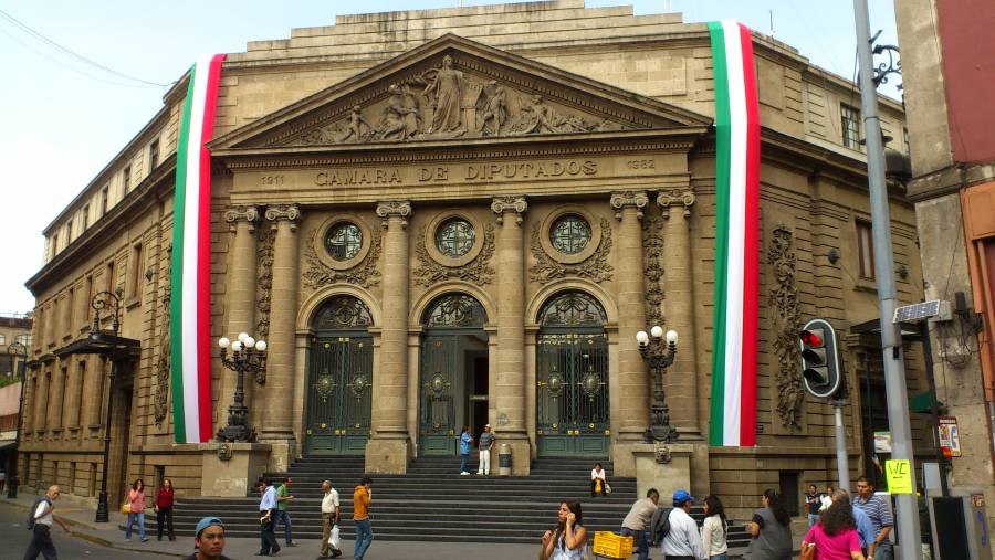 Congreso de CDMX sufre intento de portazo por la “Asamblea de Barrios”