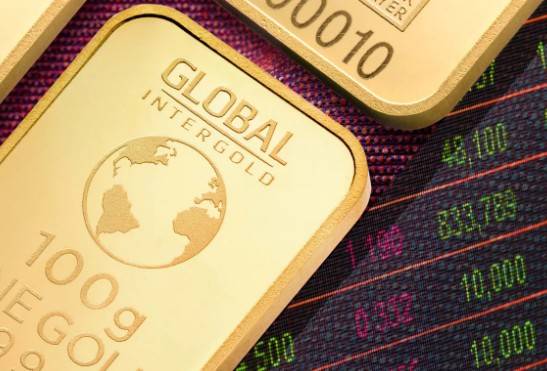 El oro queda atrapado entre la inflaci&oacute;n y las tasas altas