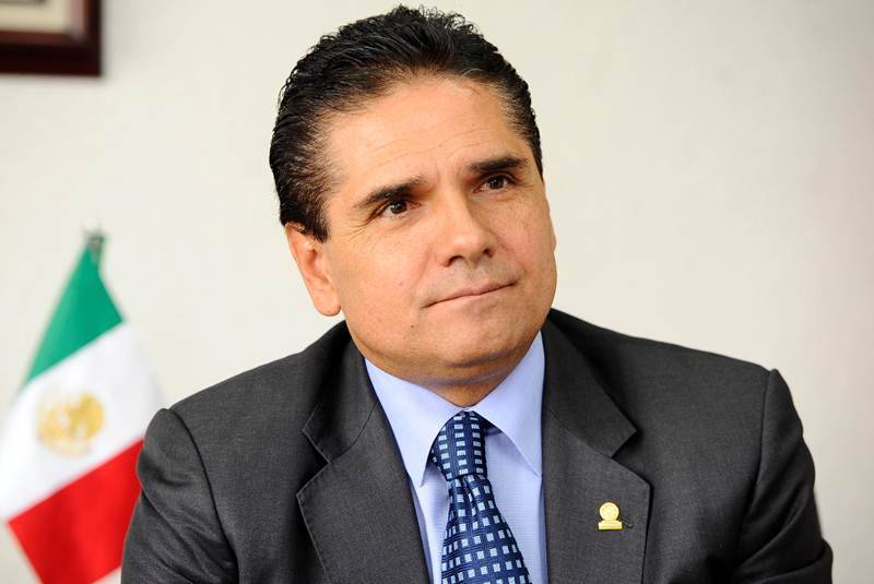 Se&ntilde;alan que Silvano Aureoles huy&oacute; del pa&iacute;s con apoyo del crimen organizado; buscan ficha roja de Interpol