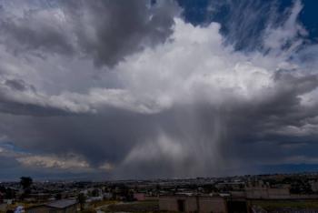 Prev&eacute;n lluvias con granizo y ambiente templado este viernes en la CDMX