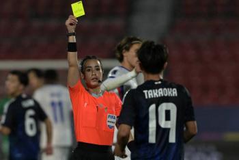 Katia Itzel Garc&iacute;a rompe barreras como la primera mexicana en arbitrar un Mundial varonil