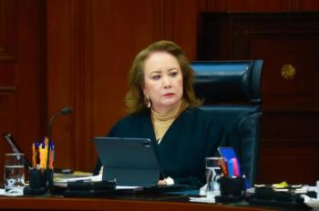 Yasm&iacute;n Esquivel defiende que fiscal&iacute;as especializadas atiendan violencia familiar para ampliar protecci&oacute;n a mujeres