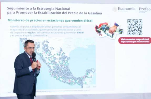Profeco retoma lonas en gasolineras mientras buscan frenar alzas en di&eacute;sel