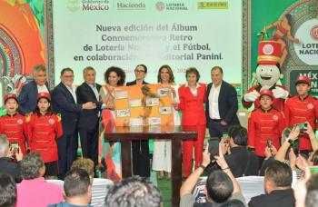 Loter&iacute;a Nacional y Panini lanzan &aacute;lbum retro conmemorativo del f&uacute;tbol mexicano