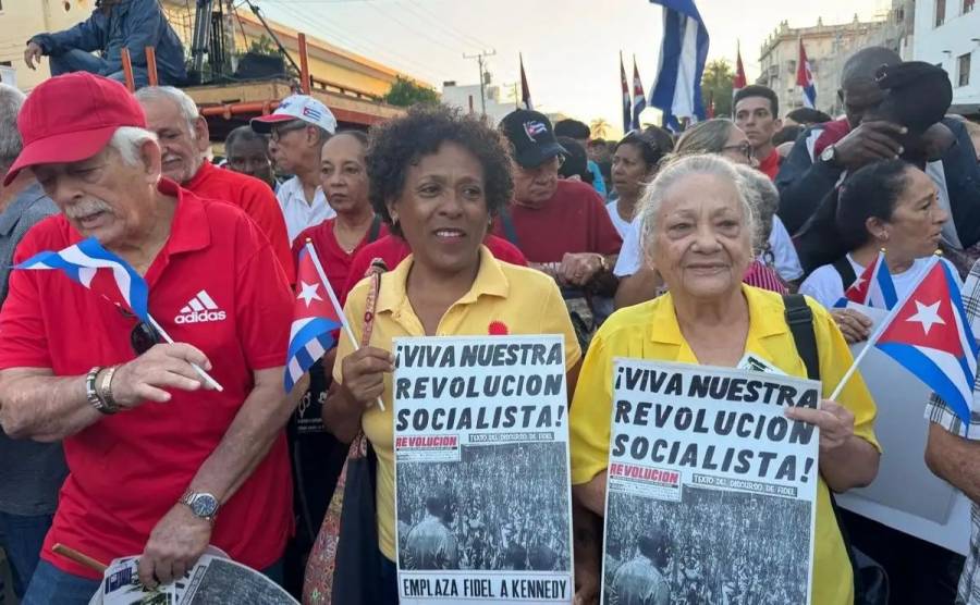 Cuba celebra 65 años de la proclamación socialista con masiva concentración en La Habana