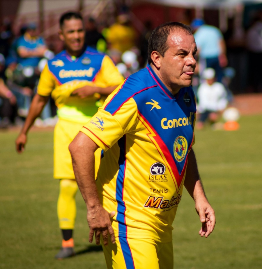 Cuauht&eacute;moc Blanco y figuras del deporte y medios se suman a la fiesta mundialista en Puebla