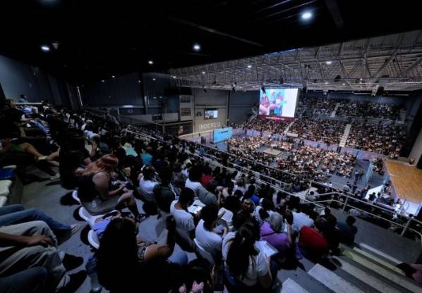 Quer&eacute;taro entrega 2,500 computadoras en cierre de programa Conectados