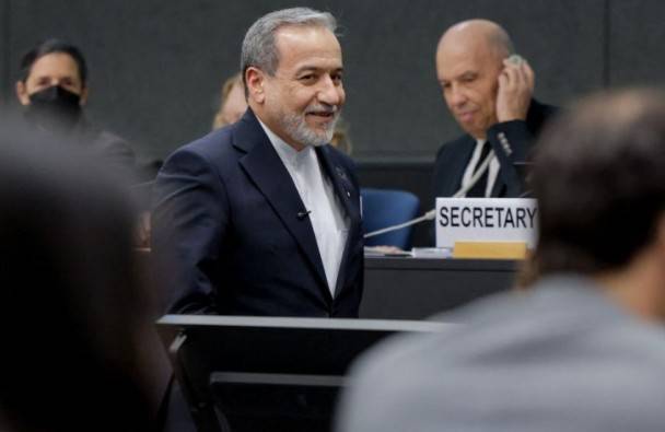 El estrecho de Ormuz est&aacute; abierto mientras dura la tregua: Ir&aacute;n
