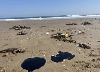 Admite gobierno federal que derrame de petr&oacute;leo en el Golfo de M&eacute;xico fue en instalaciones de Pemex