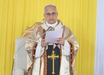 Le&oacute;n XIV denuncia en Camer&uacute;n al “pu&ntilde;ado de tiranos” que “devastan” el mundo
