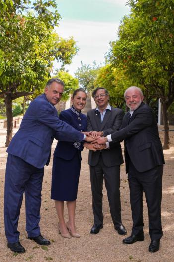 Sheinbaum comparte momento de unidad con Lula, Petro y Orsi en foro internacional